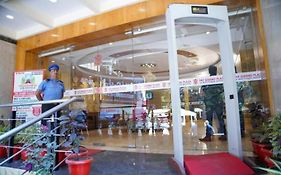 Blossoms Room The Plaza-Luxury Collection- Lakdikapul