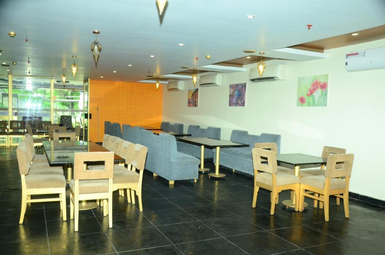 Blossoms Room The Plaza-Luxury Collection- Lakdikapul Hyderabad Exterior photo