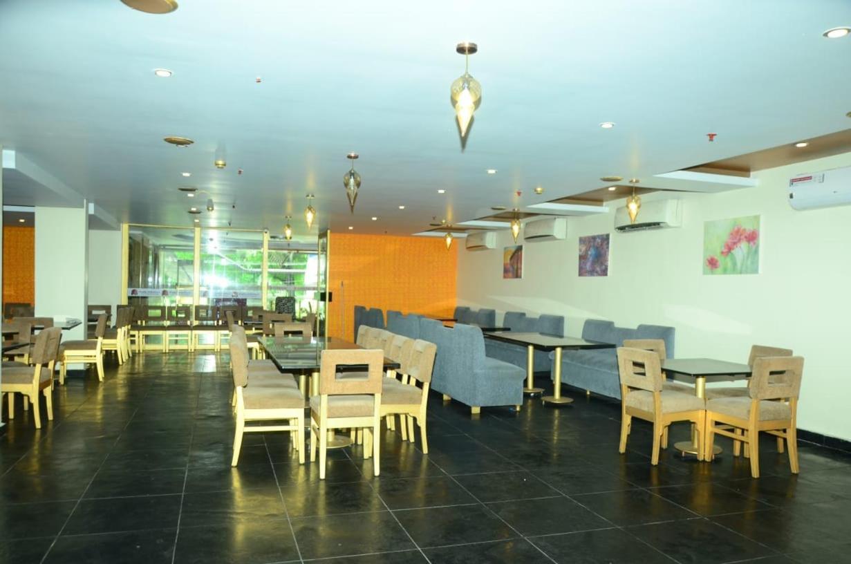 Blossoms Room The Plaza-Luxury Collection- Lakdikapul Hyderabad Exterior photo